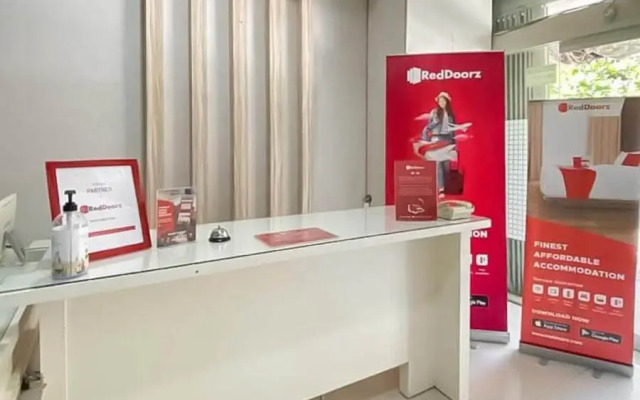 RedDoorz @ Darmo Surabaya