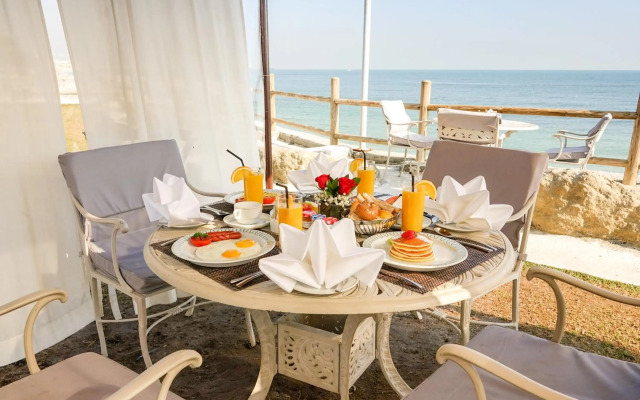 Al Kout Beach Hotel