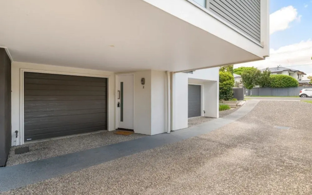 Close to Airport, Cafes, Train & Boondall Wetlands