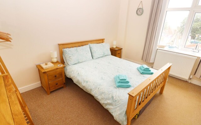 Flat 2, 4 St Edmund's Terrace