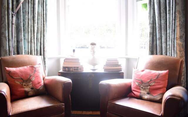 Spacious Home Located in Ladbroke Grove