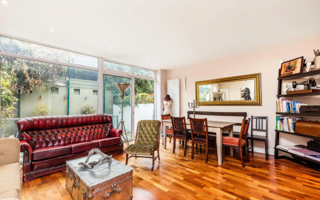 Muse Haus Riverside