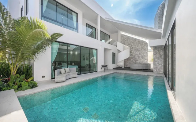 Mövenpick Pool Villa 6BR