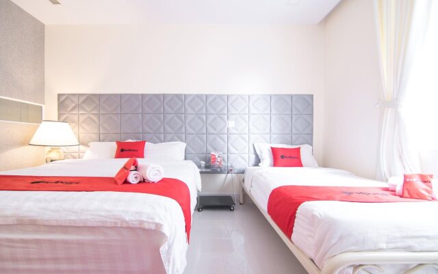 RedDoorz Plus near SECC 2