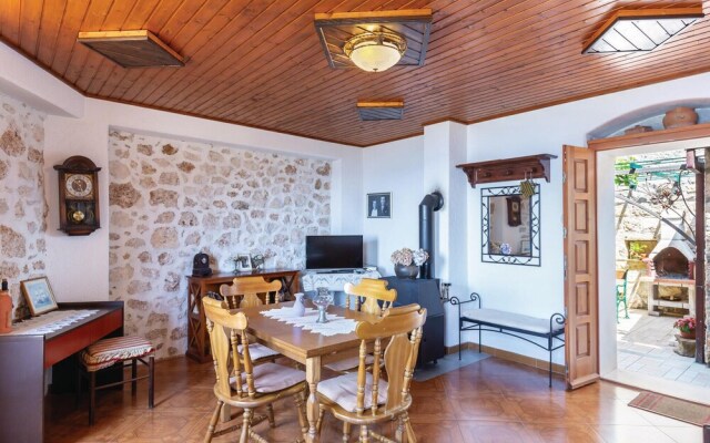Amazing Home in Tucepi With Wifi and 2 Bedrooms