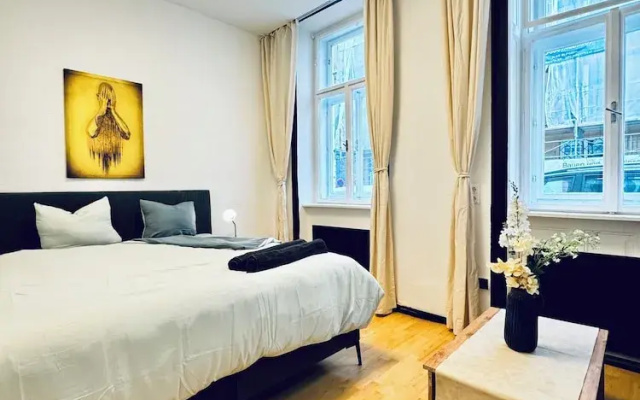 Cozy 2 Room Stay for 5 Near Stadthalle
