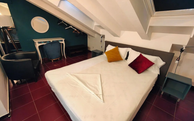 Mercanti Attic Version