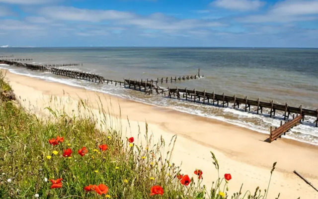 Home From Home Caravan in Lowestoft