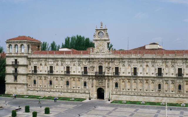 Parador de León