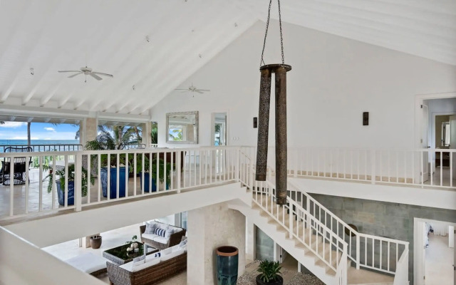 Oceanfront Golf Course Estate w Pool Guest House