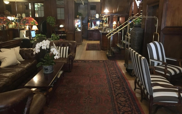 Park Plaza Hotel
