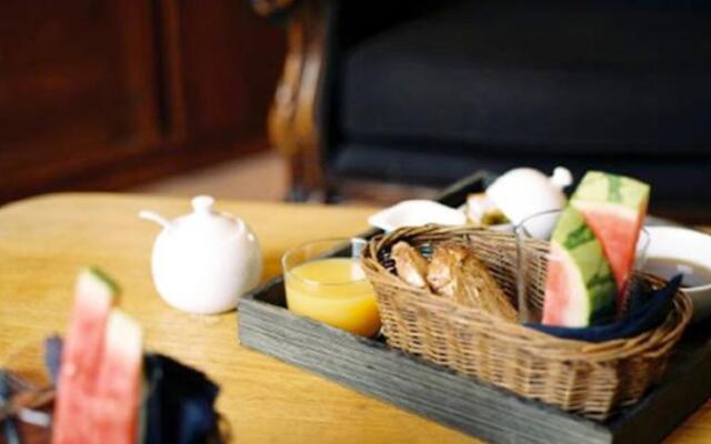 Maison DHôtes LArbre Rouge