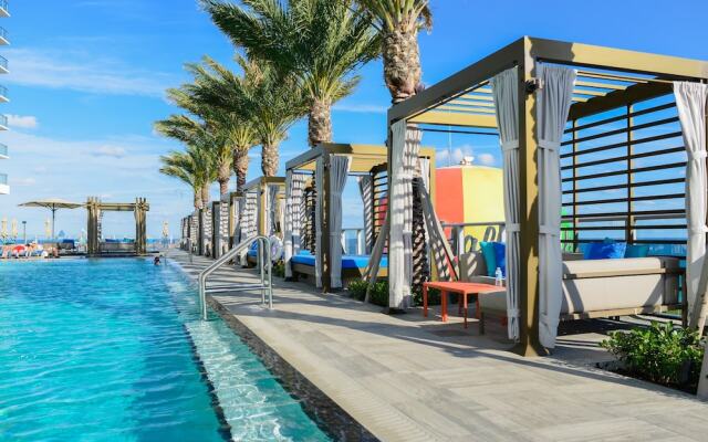 Fantastic 2BR Condo at Hollywood