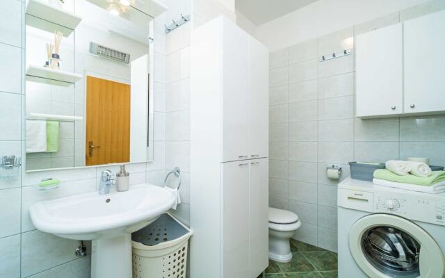 Down Town Apartments