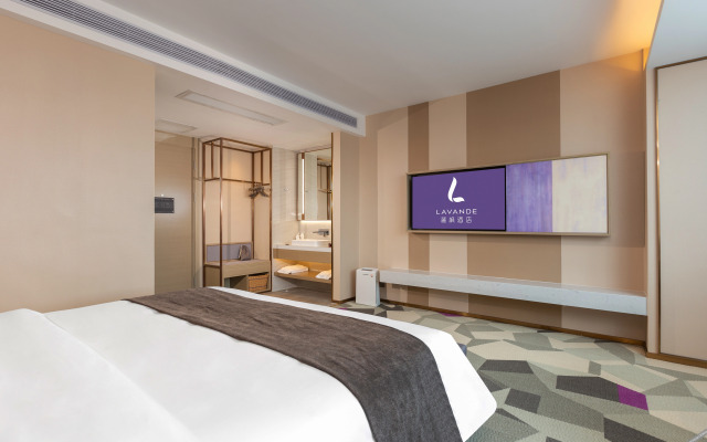 Lavande Hotel Dongguan Tangxia Rainbow Plaza Fengteng Mansion