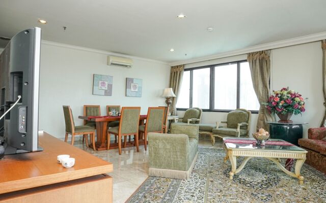 Good Location 2BR at Park Royale Apartment