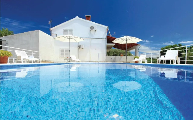 Holiday home Pelegrin 58
