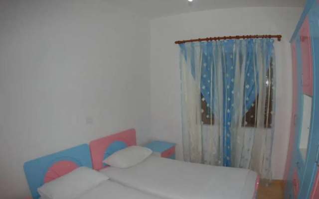 Natural Holiday Houses