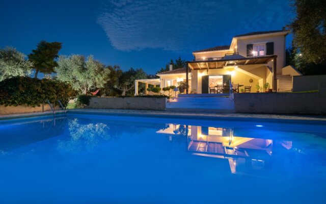 Nina Residence