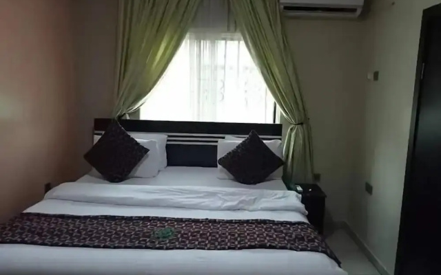 Celia's Hotel and Suites
