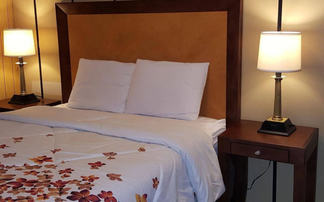 Plaza Motel