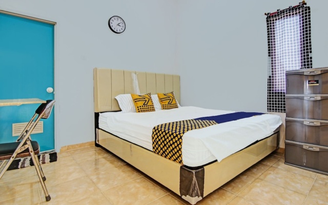 SPOT ON 92141 Penginapan Cahaya Syariah – Guest Rooms – Palembang