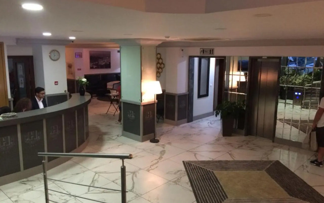 Hotel Excelsior