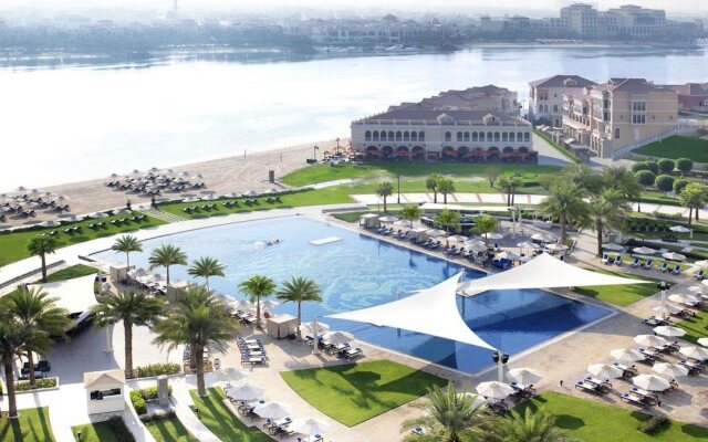 The Ritz-Carlton Abu Dhabi, Grand Canal