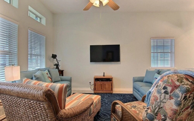 Bibby's Beach Bungalow