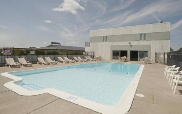 Fort Hays Inn
