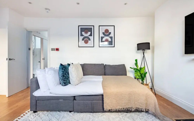 Fitzrovia Balcony Near Oxford Circus