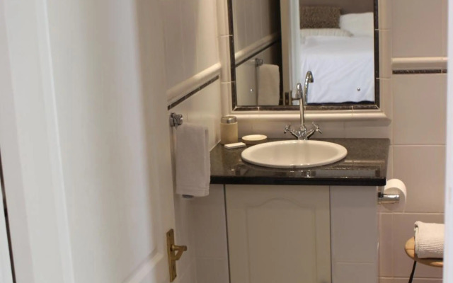 Explorer Guest House