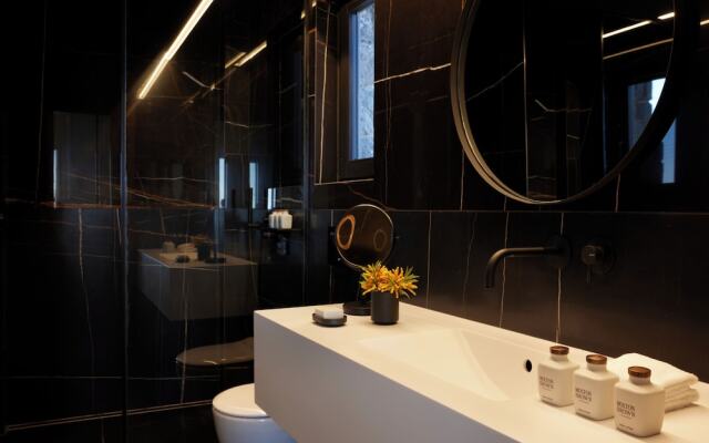 Aernia Suites & Art