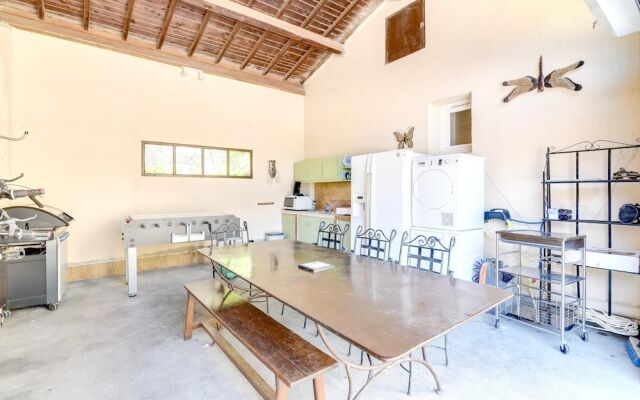 House With 3 Bedrooms in Oppède, With Wonderful Mountain View, Private
