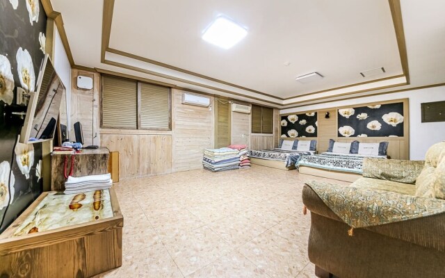 Buan Gyeokpo Chaeseok Resotel Oakville