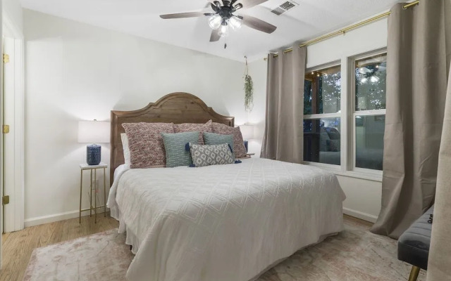 Midnight Oasis - Nestled Among Nature of the Ozarks!