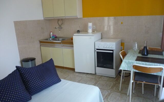 Apartments LA Room Near Pisak Beach