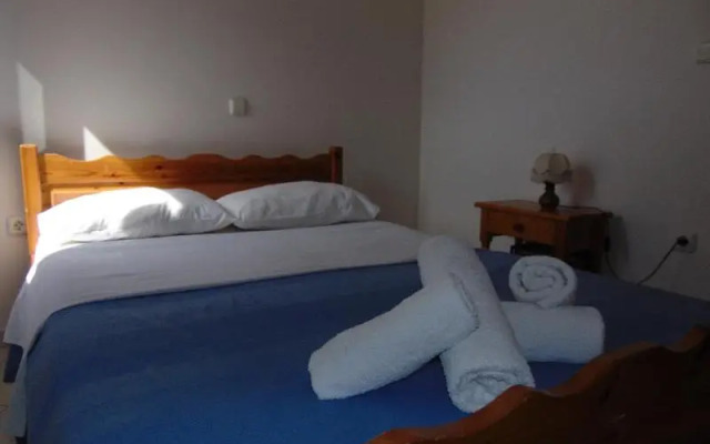 Marina Apartments &amp; Studios