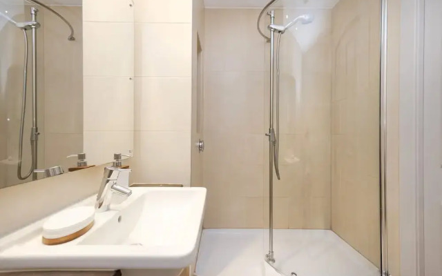 JOIVY 5-star Luxurious George Street Apartment