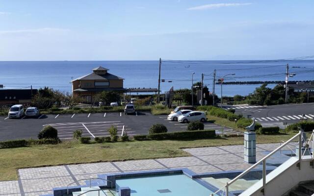 Crystal View Hotel	