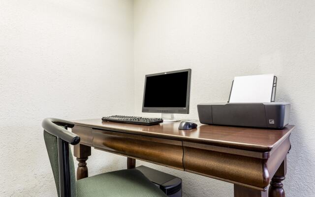 Motel 6 Forsyth, GA – Tift College