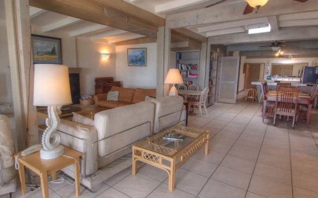 Chez Mireille - 5 Br Home