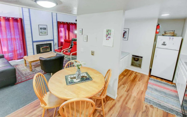 Mountain Shadows B08 - One Bedroom Condo