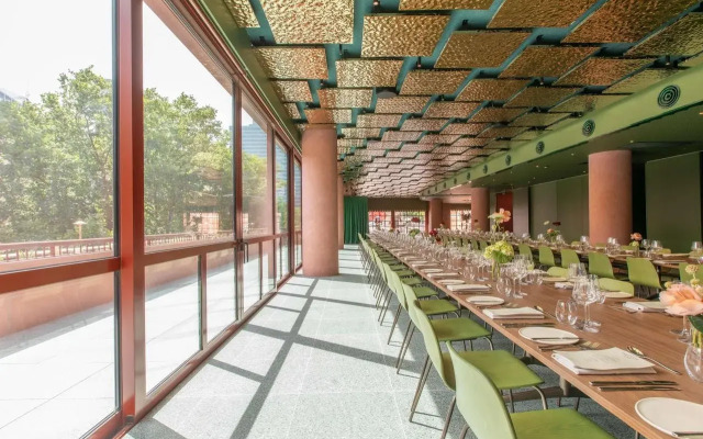 Hyde Melbourne Place