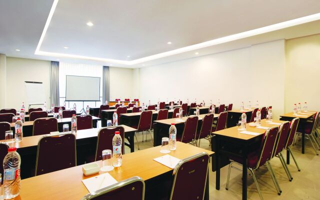 Amaris Hotel Darmo - Surabaya