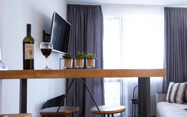 Lovely 1 Bedroom Apartment 5min FROM THE SKI LIFT!