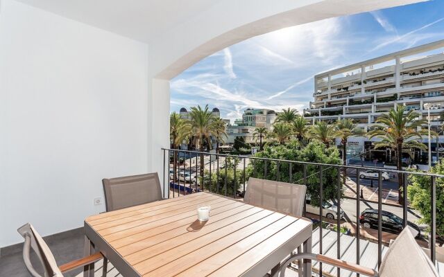 by RIVA - Beautiful 1 Bedroom Chic Apartment in Banus Gardens