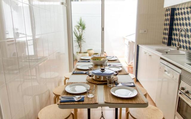 Tot un Mon-Beachfront House