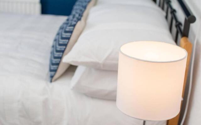 Newport house sleeps 9 - Mycityhaven