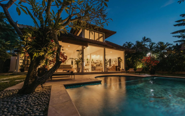 Villa Eight
